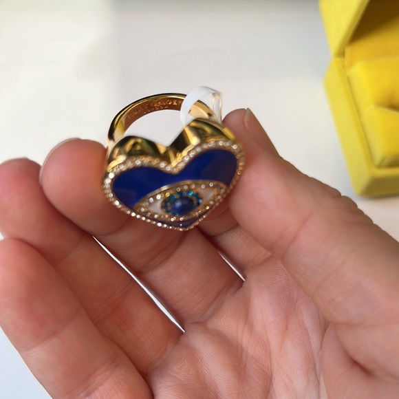 GORGEOUS Kurt Geiger London Evil Eye Heart Cocktail Ring - Picture 3 of 7